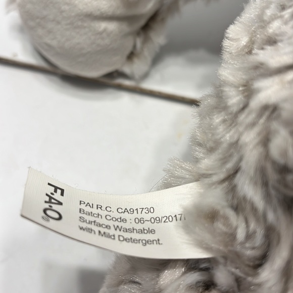 2017 FAO Schwartz Bears that Care Plush Stuffed Bear. NWT - Picture 5 of 5